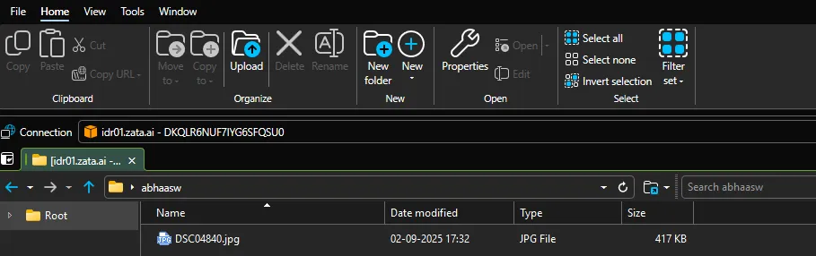 SmartFTP connected to idr01.zata.ai with a bucket open and one file listed
